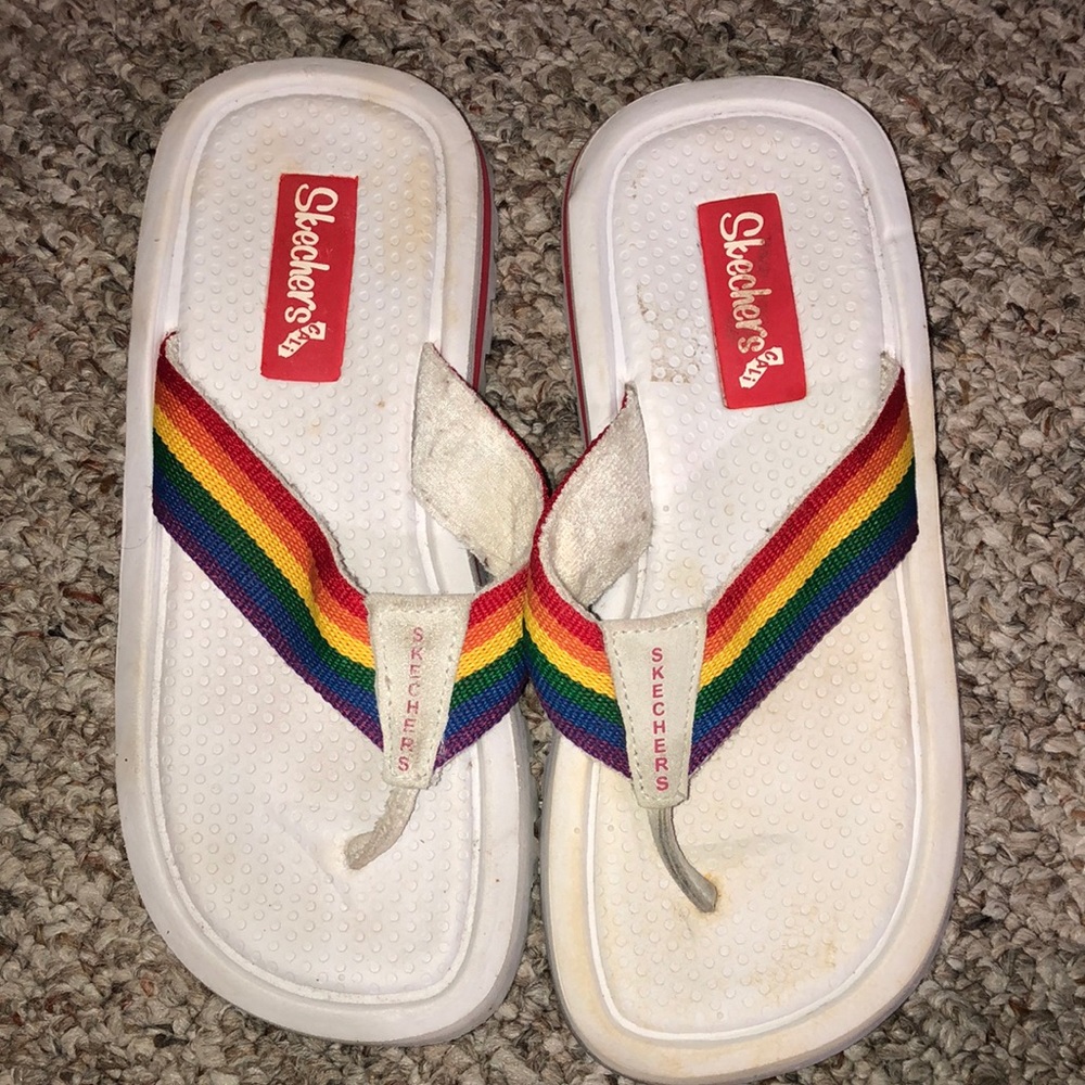 Skechers flip-flops rainbow